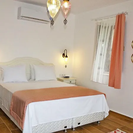 Tas Konak Eski 酒店 2*